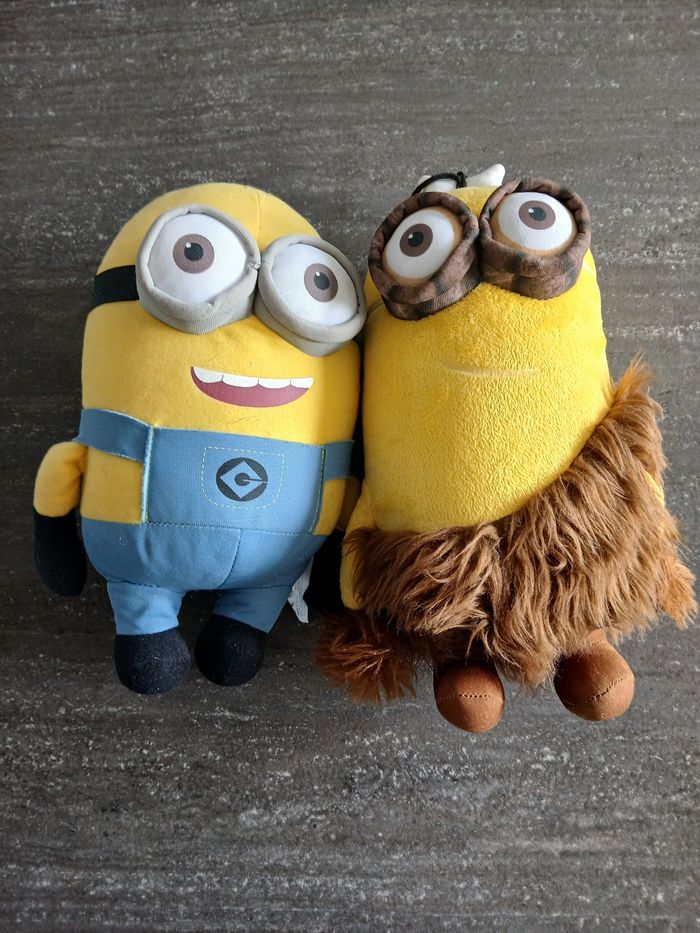 2 peluches Minions