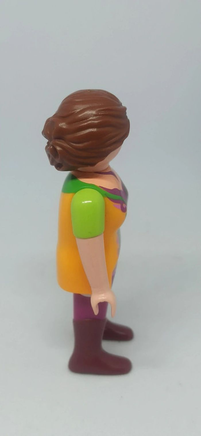Femme avec bottes et pantalon violet playmobil - photo numéro 4