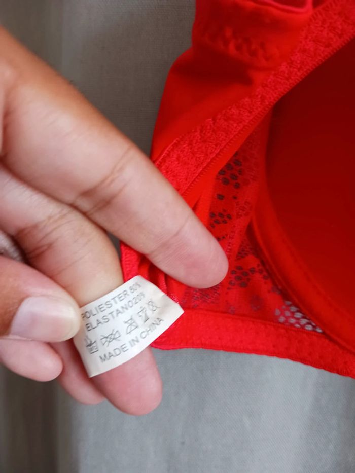 Soutien-gorge rouge rembourré Taille 110E - photo numéro 5