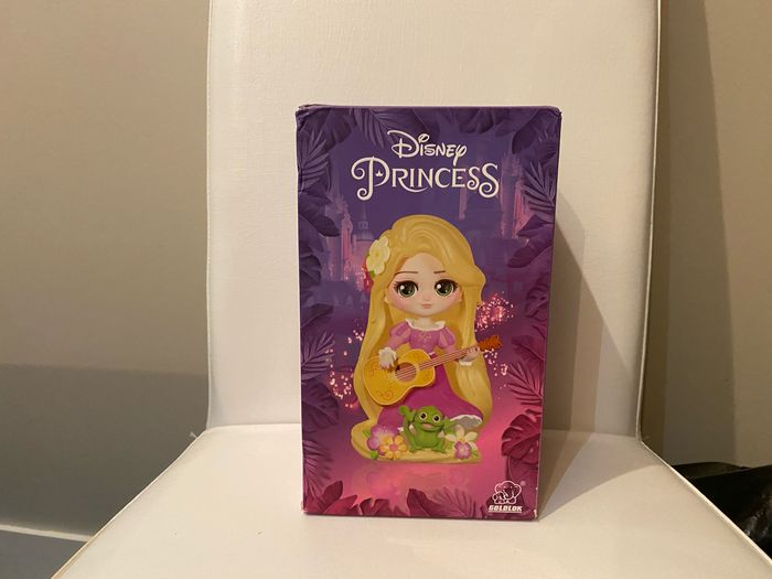 Figurine raiponce caméléon pascal disney