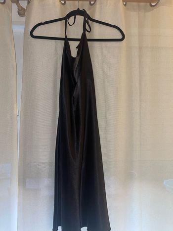 Robe en satin dos nu