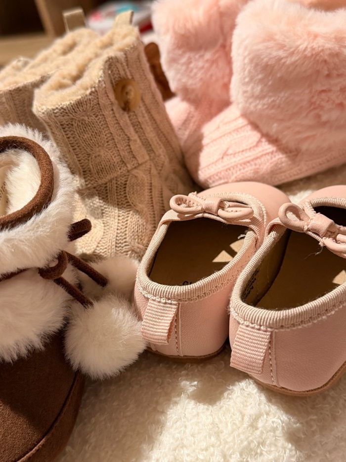 Lot de 8 paires de chaussures bébé fille - photo numéro 2