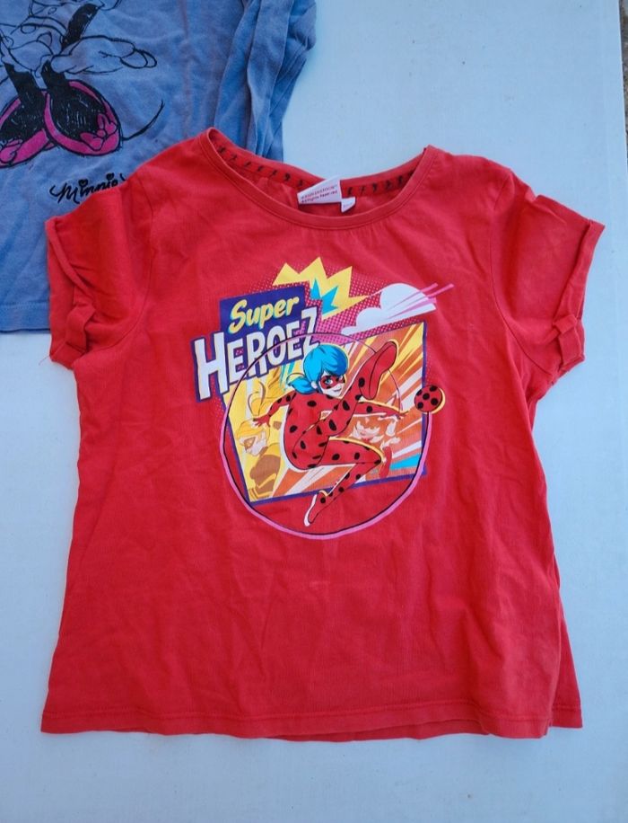 Lot 2 t-shirts Disney Miraculous Minnie 10 ans - photo numéro 3