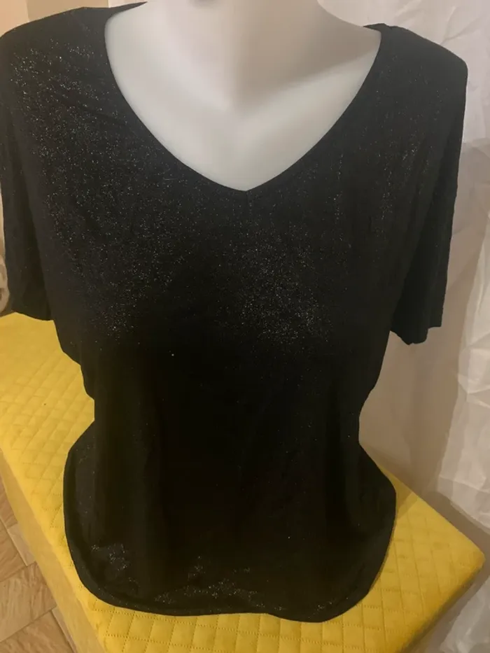 Tee shirt So Soire taille M brillant manches courtes très bon état - photo numéro 2