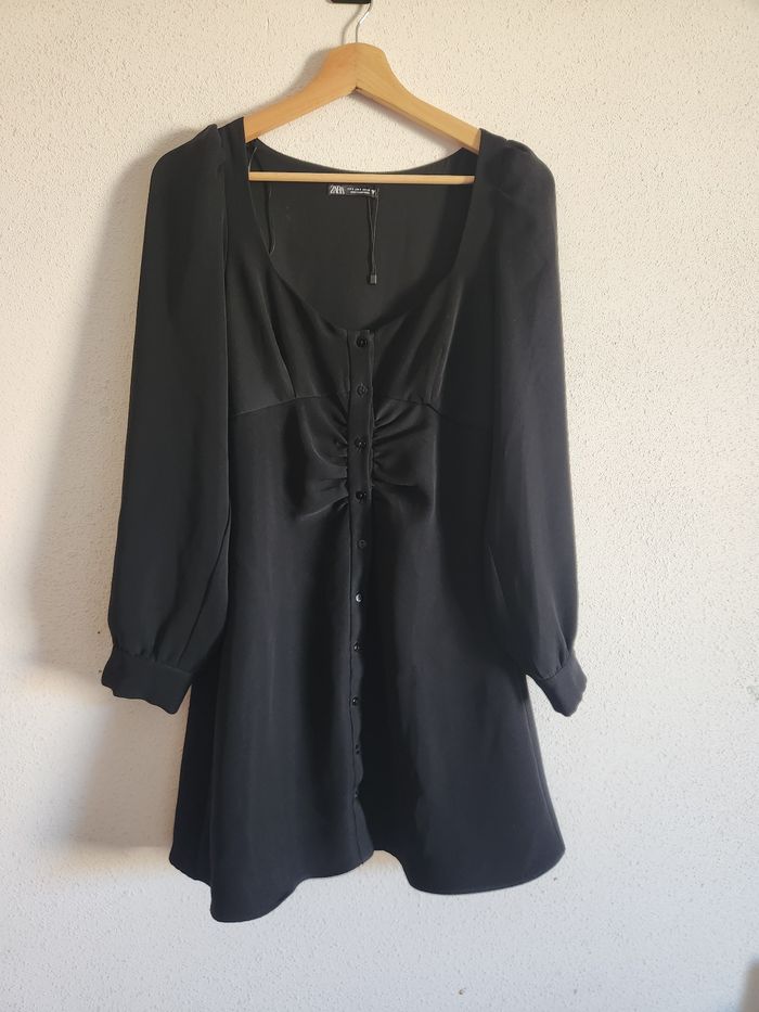 Robe noire Zara manches longues – Taille S – Boutonnée - photo numéro 1