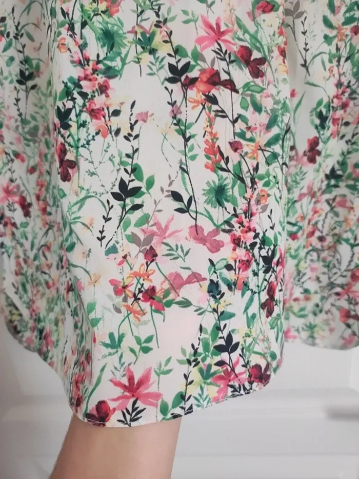 T shirt blouse fleurie 40 - photo numéro 3