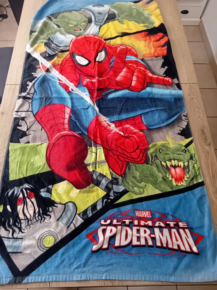 Lot 2 serviettes Spiderman - photo numéro 2