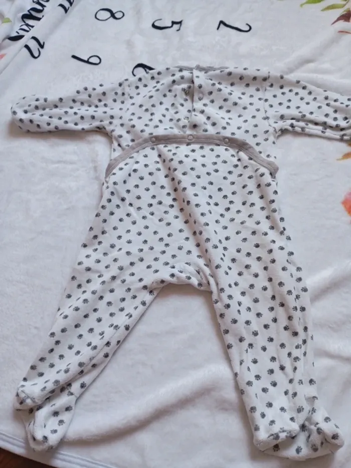 Pyjama 9 mois empreinte - photo numéro 4
