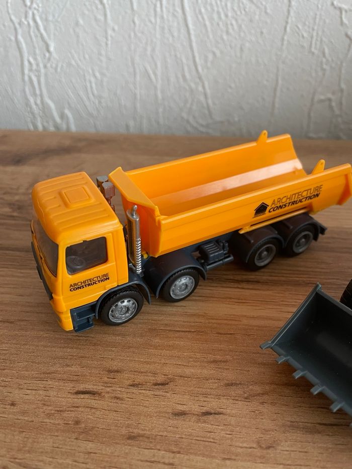 Lot de petites voitures de construction - tractopelle + camion - photo numéro 4