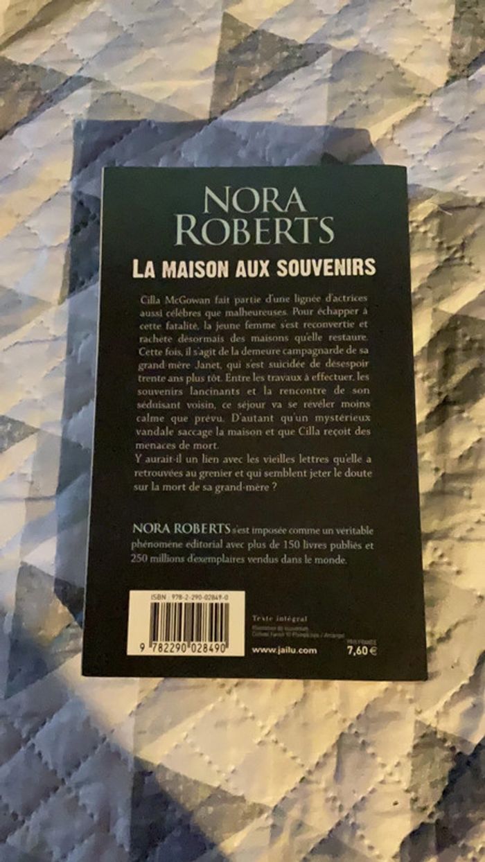 #la maison aux souvenirs Nora Roberts - photo numéro 3