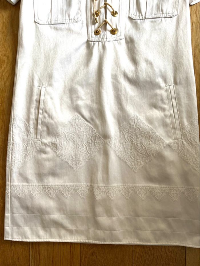 Robe courte blanche doré lumineuse décolleté lacet Barbara Bui – Taille 38 – Très bon état - photo numéro 5