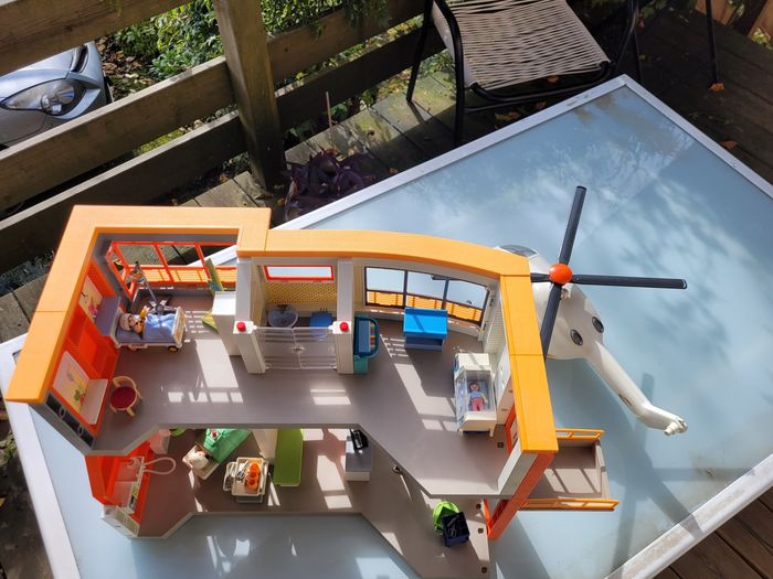 Playmobil 🏥 Hopital avec bloc opératoire +hélicoptère de secours 🚁 - photo numéro 10