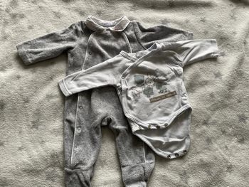 Pyjama et body 1 mois