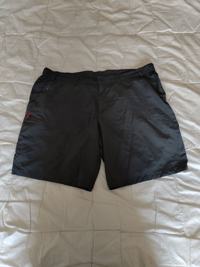 Short gris Quechua