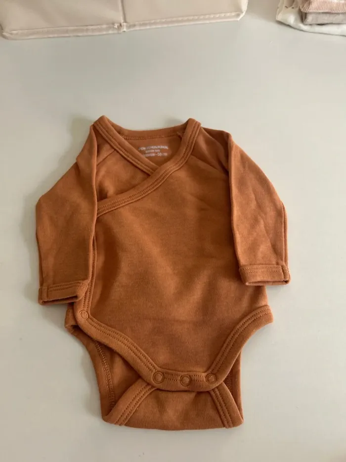 Kit naissance (2 pyjamas velours et 5 bodys manches longues) - photo numéro 7