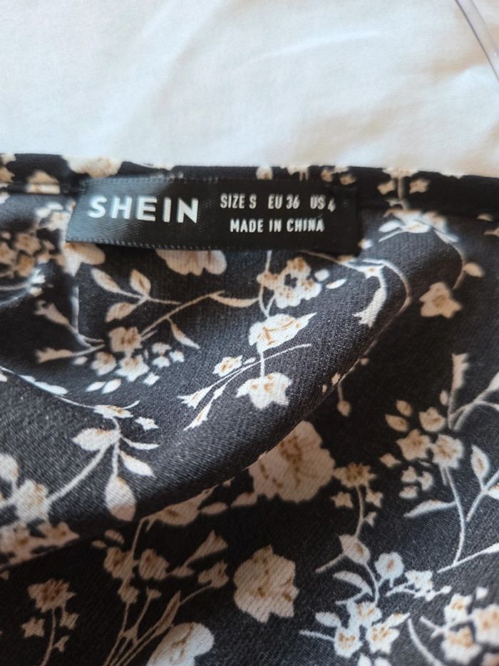 Robe a Fleur 🌸 de chez shein en taille S - photo numéro 6