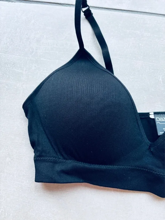 Magnifique brassière noire côtelée sans coutures XL neuve - photo numéro 2