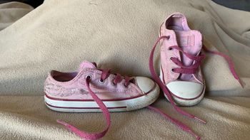 Converse rose « fleurs » pointure 24