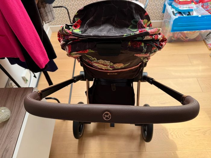 Châssis Poussette priam et siège Cybex - photo numéro 3