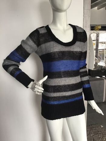 Pull fin avec fil argenté