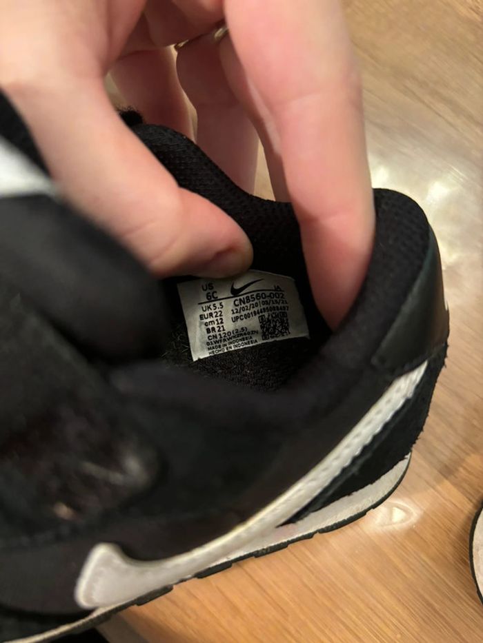 Baskets Nike 22 - photo numéro 6