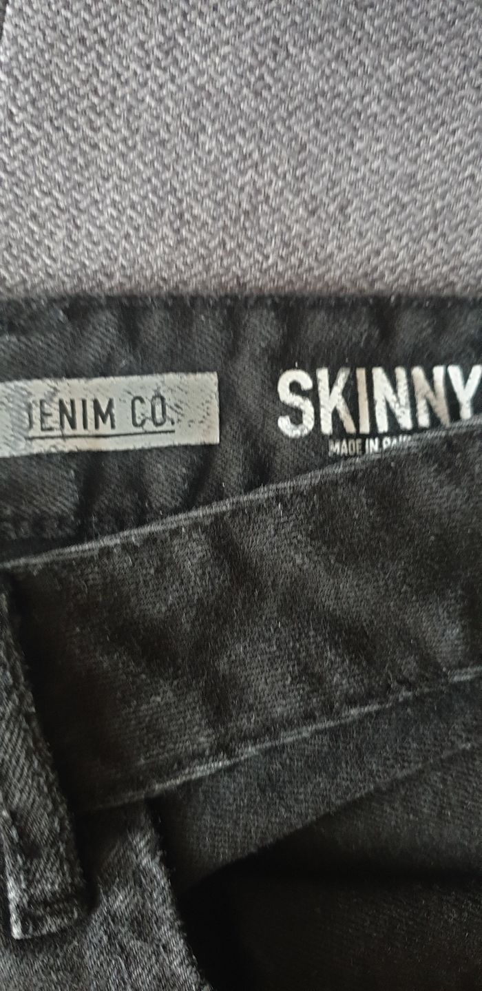 Jean skinny à trou - photo numéro 5