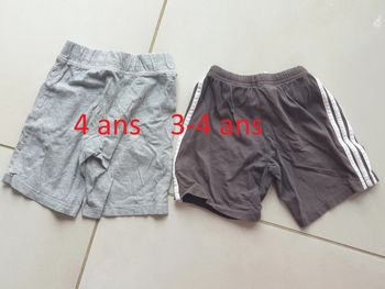 2 shorts 3-4 ans