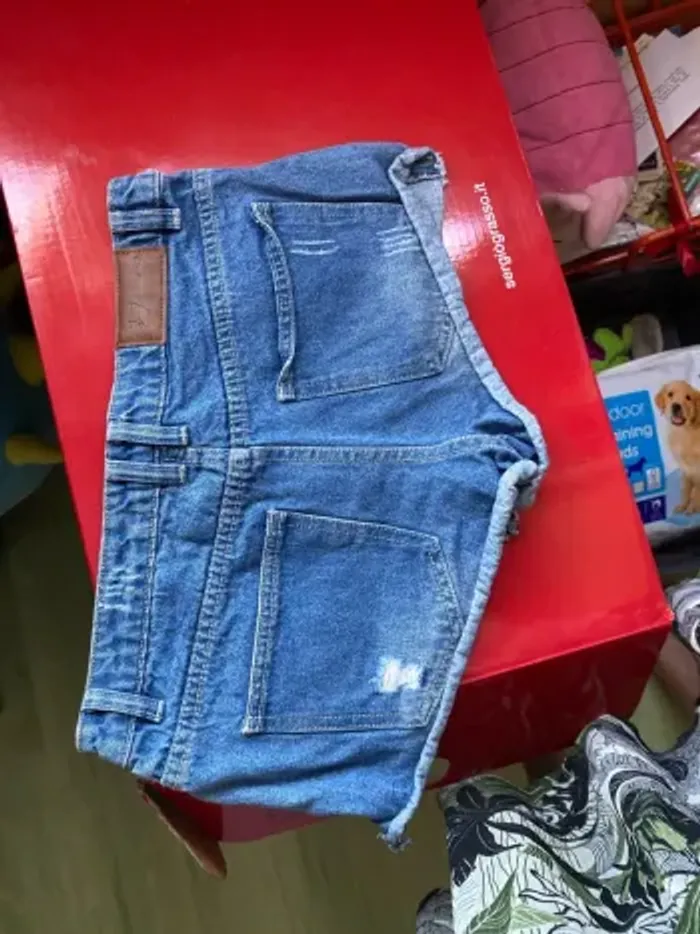Short jean taille 38 - photo numéro 2
