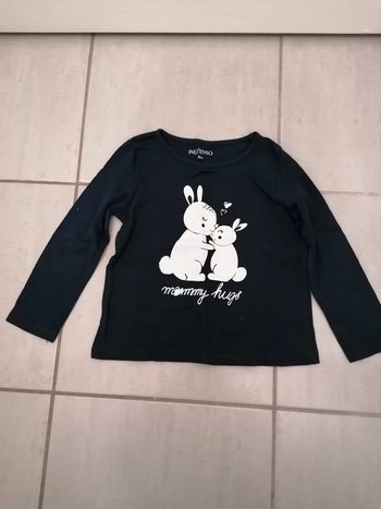 Tee-shirt manches longues porté une ou deux fois comme neuf taille 3 ans