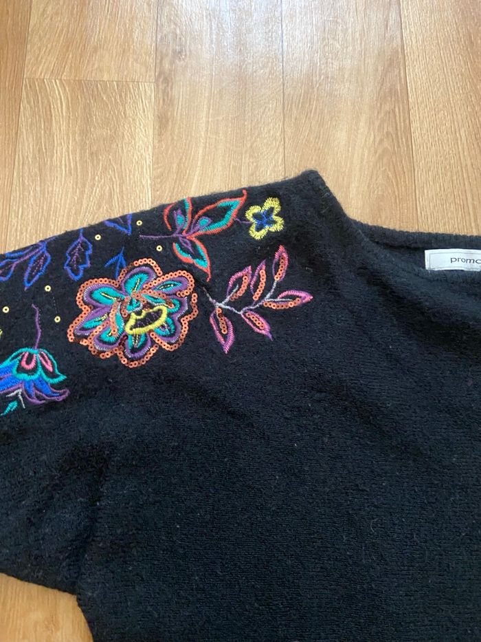 Pull noir à fleurs brodées S/M - photo numéro 4