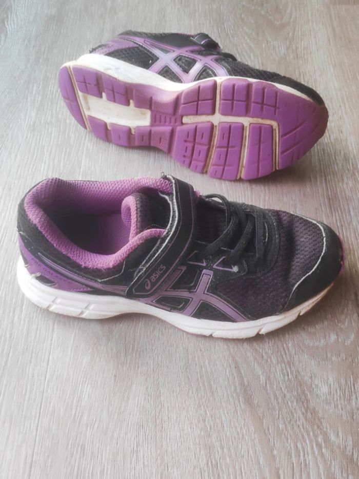 Basket fille Asics pointure 30 - photo numéro 3