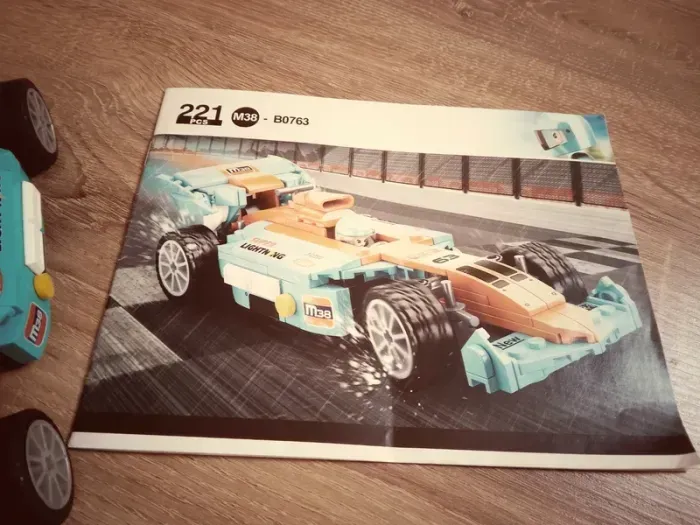 Voiture de course type lego - photo numéro 5