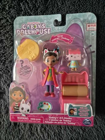 Gabby et la Maison Magique - Gabby Dollhouse - PACK 2 FIGURINES ET ACCESSOIRES - Coffret Studio d’Ar