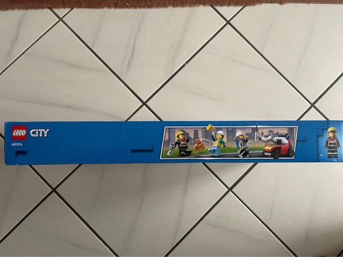 Boîte lego City 60374 Neuve Le camion d’intervention des pompiers - photo numéro 5