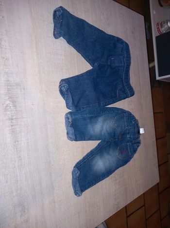 Lot 2 jeans 🌸 9 mois 🌸