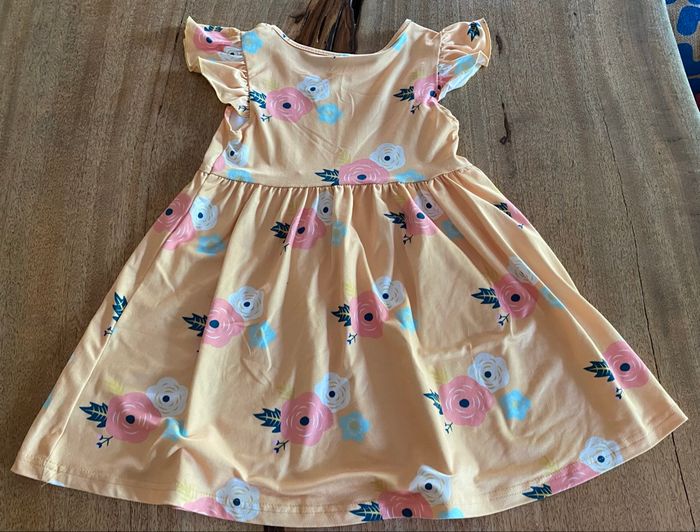 Robe à fleurs - photo numéro 2
