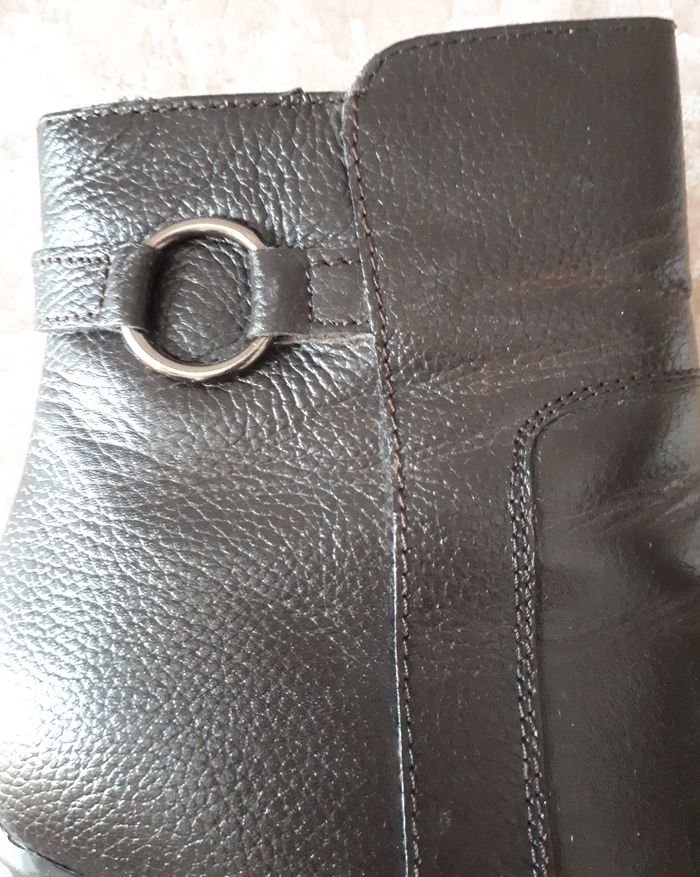 Boots à talon carré avec bride à boucle métallique - photo numéro 6