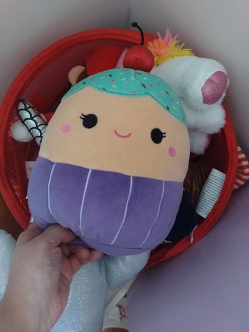 Peluche Blyne 20 cm cupcake Squishmallows