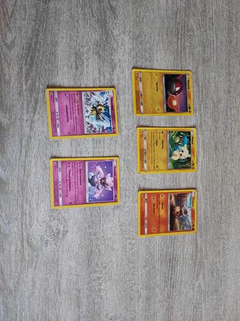 5 cartes Pokémon version ES voltorb / minun / cubone / ribombee / diancie