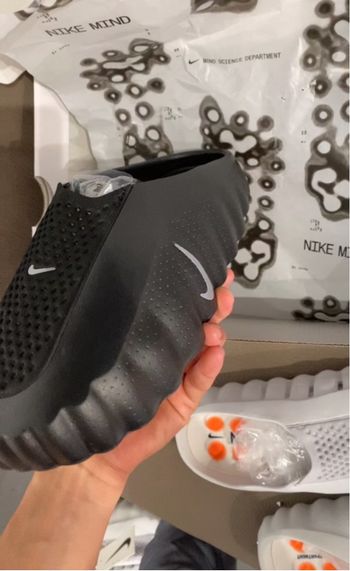 Claquette Nike Mind 001