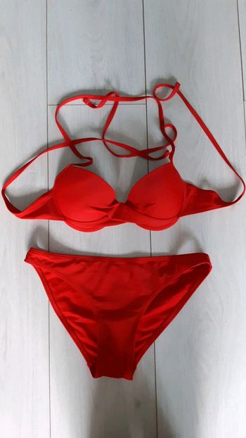 Maillot de bain Gémo 2 pièces rouge en taille 36.