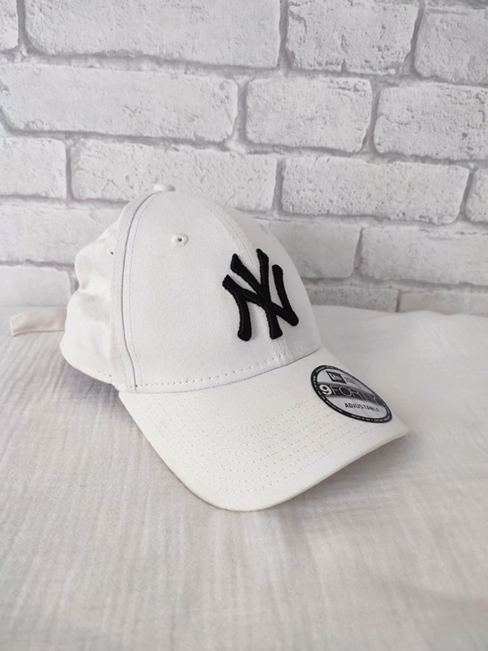 Casquette New Era 9Forty blanc et noir