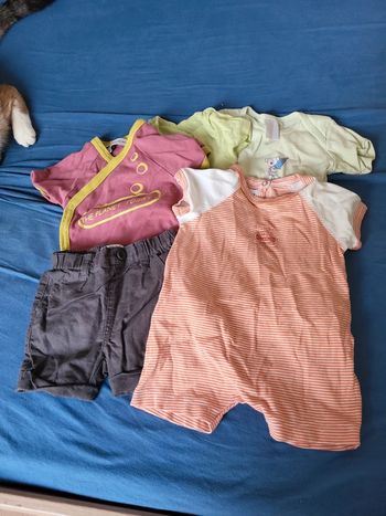 Lot 3 mois bodies et short