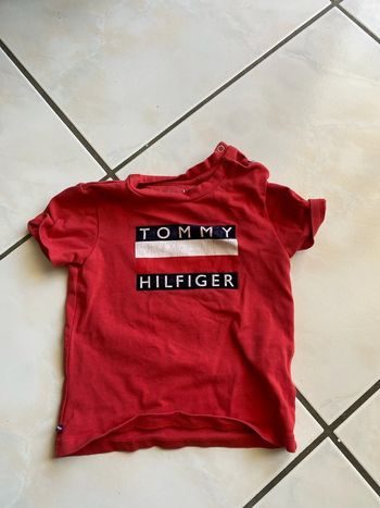 T-shirt enfant, trois à six mois, Tommy Hilfiger