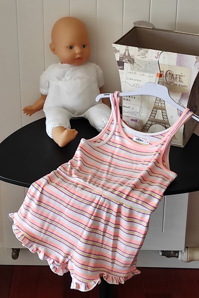 🩱 Combishort fille rayé – 8 ans (taille petit, correspond à 7 ans) - photo numéro 1