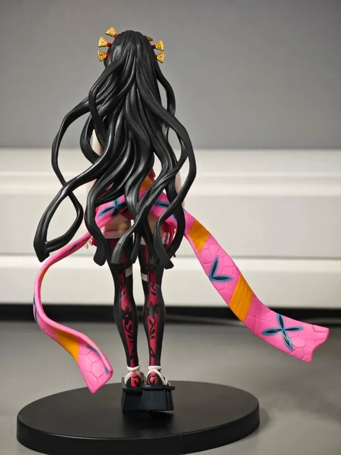 Figurine Demon Slayer / Kimetsu no Yaiba : Daki Bandai Banpresto 18cm avec boîte - photo numéro 4