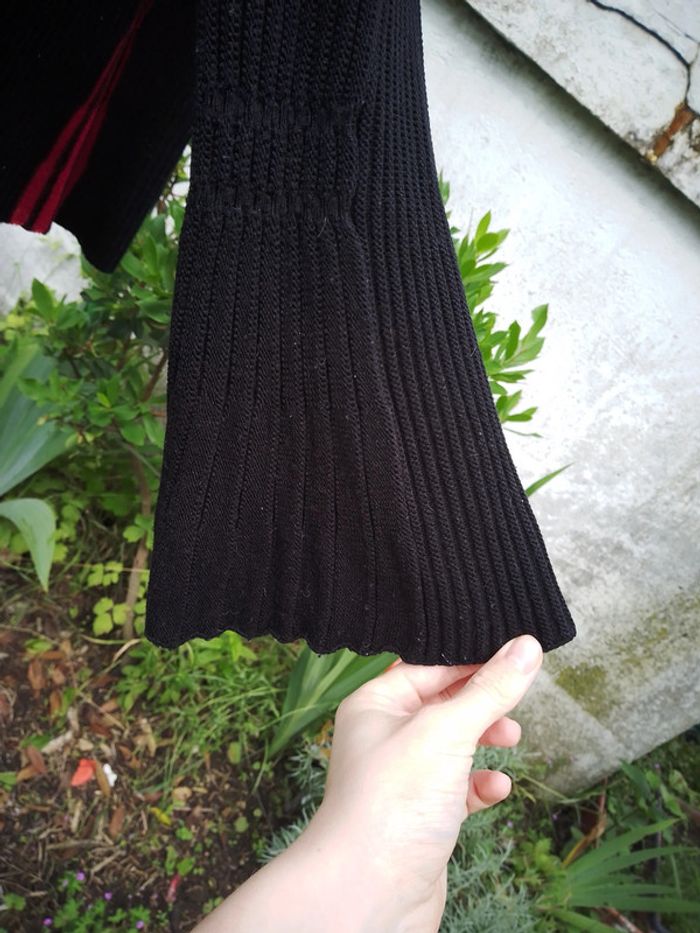Pull rouge et noir façon espagnol - photo numéro 10