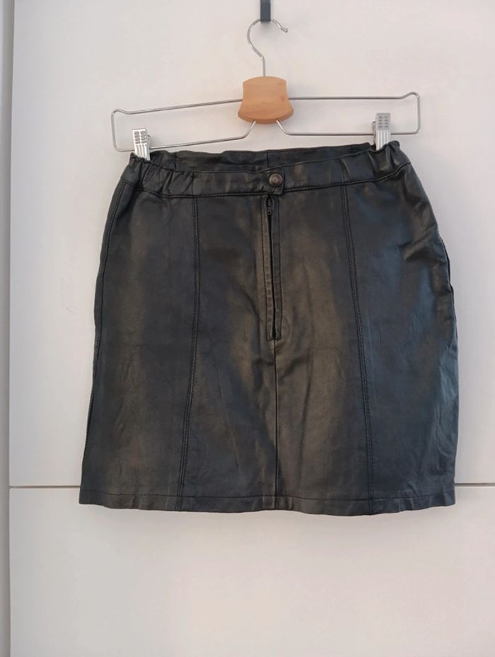 Mini jupe en cuir - photo numéro 3