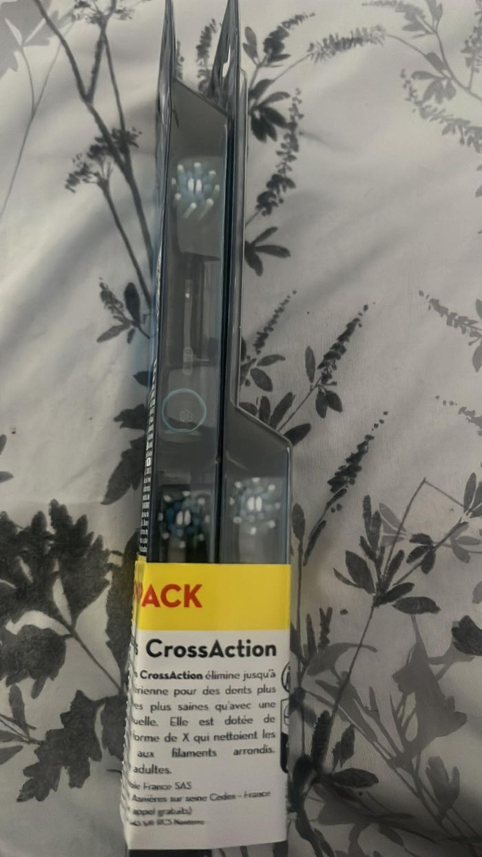 Log de 6 brossettes Oral B Noires - photo numéro 2