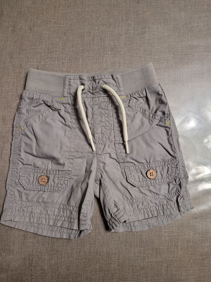 Short, kiabi, taille 24 mois